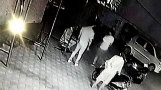 પતિ-પત્નીના ઝઘડામાં થયેલા ફાયરિંગમાં રોડ પરથી પસાર થતા વ્યક્તિની હત્યા, જાણો શું છે સમગ્ર મામલો