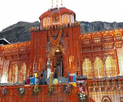 Uttarakhand में इन पर्वत श्रृंखलाओं के बीच बना है खूबसूरत Badrinath Dham, जानिए- कैसे किया था भगवान विष्णु ने यहां वास