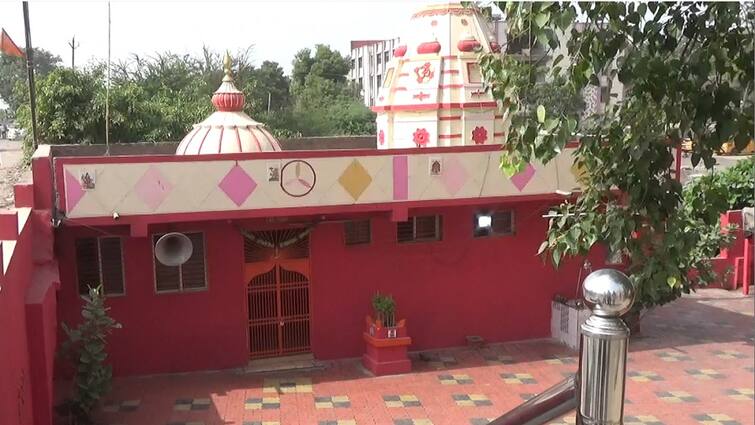 Merchant killed in Umbel village temple in Kamrej taluka of Surat district SURAT : કામરેજમાં સગા સાઢુએ મંદિર પરિસરમાં વ્યાપારીની કરી હત્યા, જાણો શું છે સમગ્ર મામલો