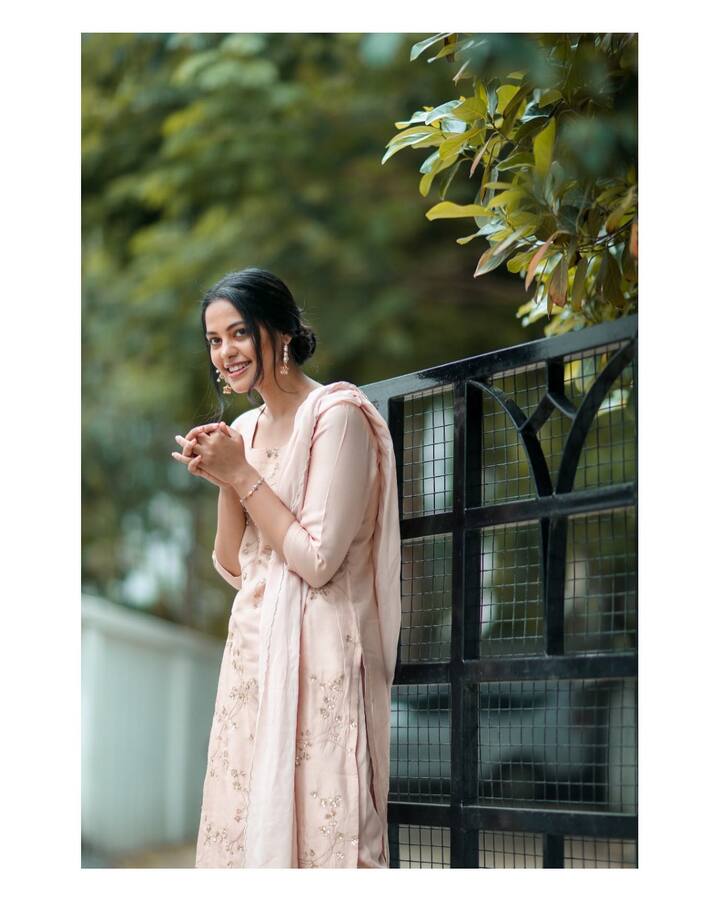 బిందు మాధవి ఫోటోలు -Image Credit:Bindu Madhavi/Instagram