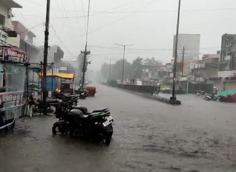 Yawatmal Rain News : यवतमाळ जिल्ह्याला पावसानं झोडपलं, पुढच्या 4 ते 5 दिवस कोकण, मध्य महाराष्ट्रासह मराठवाड्यात पावसाचा अंदाज 
