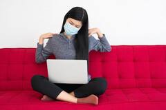 Tips: वर्क फ्राॅम होम के कारण खराब हो रहा है बाॅडी पाॅश्चर, तो इन टिप्स से सुधारें