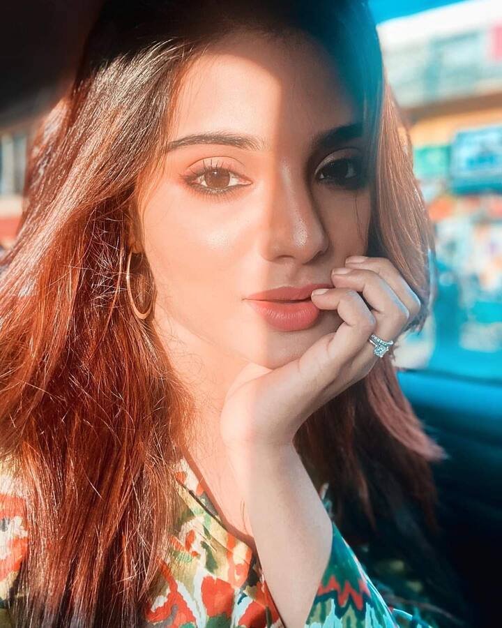 உன் அசுத்தர அழகுல லேசாகி; பயன் கிடக்கிறன் தரையில லேசாகி