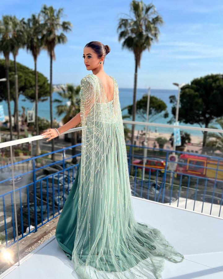 On the red carpet of the 75th edition of the Cannes Film Festival, TV actress Helly Shah showered magic dust. On the second day of the Cannes Film Festival, the actress made her debut.