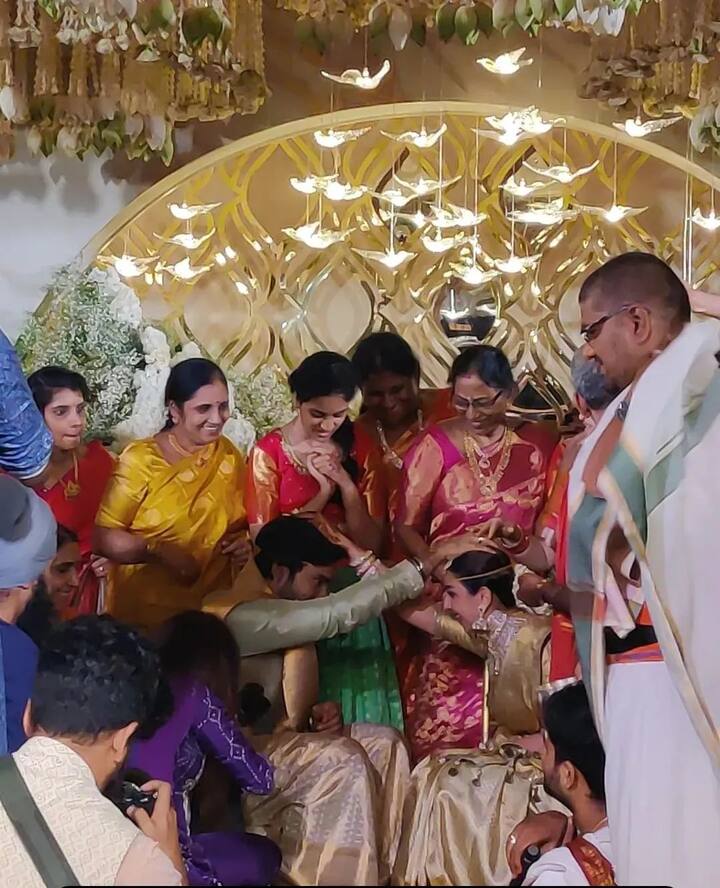ఇందులో ఆది, నిక్కీ ట్రెడిషనల్ డ్రెస్సులో చాలా అందంగా కనిపిస్తున్నారు. (Photo Courtesy: Industry Celebrity news Instagram)
