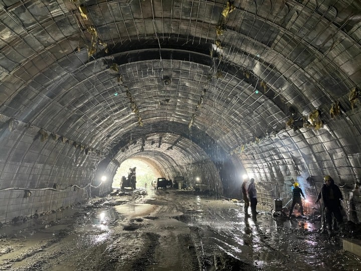 LAC पर तनाव के बीच भारत मजबूत करने जा रहा सामरिक ठिकाना, 5700 ft ऊंचाई पर नेचिफू टनल की खुदाई का काम पूरा, जानें क्या होगा फायदा Border Road Organisation conducted final breakthrough blast in Nechiphu Tunnel in Arunachal Pradesh ANN LAC पर तनाव के बीच भारत मजबूत करने जा रहा सामरिक ठिकाना, 5700 ft ऊंचाई पर नेचिफू टनल की खुदाई का काम पूरा, जानें क्या होगा फायदा