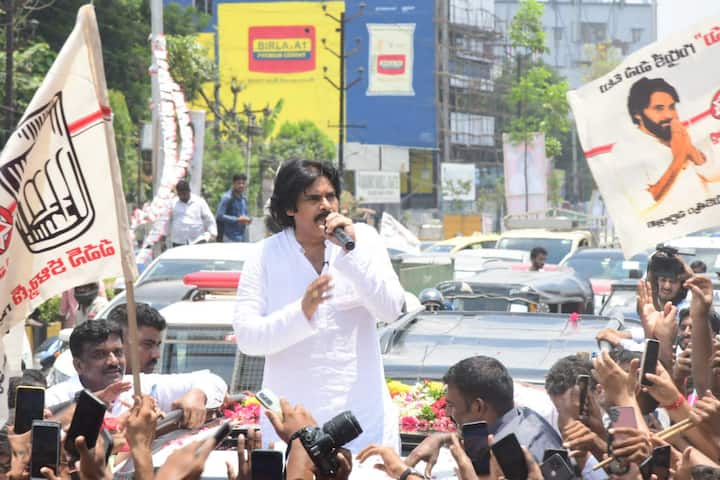 బాధిక కుటుంబ సభ్యులకు రూ.5 లక్షల ఆర్థిక సాయం చెక్కులు పవన్ అందచేస్తారు.