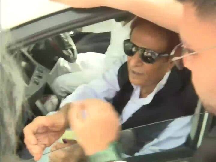 SP Leader Azam Khan Released From Sitapur Jail After 27 Months, Welcomed By Shivpal Yadav SP Leader Azam Khan Released From Sitapur Jail After 27 Months, Welcomed By Shivpal Yadav