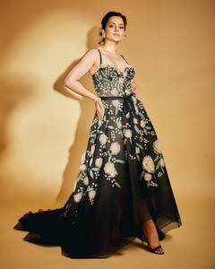 Kangana Ranautचा ट्रान्सपरंट गाऊनमधला 'धाकड' लूक,पाहा फोटो!