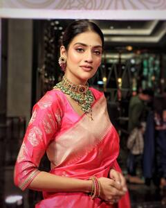 PHOTO : नुसरत जहाँ यांचा बनारसी साज; जणू काही सौंदर्याची खाण