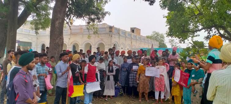 Government Ranbir College Sangrur Students Rally after Demand Letter to Principal ਕਾਲਜ ਵਿਦਿਆਰਥੀਆਂ ਵੱਲੋਂ ਮੰਗਾਂ ਸਬੰਧੀ ਰੈਲੀ, ਪ੍ਰਿੰਸੀਪਲ ਨੂੰ ਸੌਂਪਿਆ ਮੰਗ ਪੱਤਰ