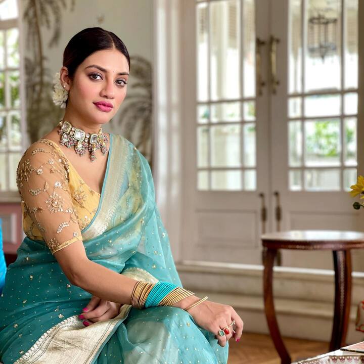 नुसरत जहाँ यांच्या फोटोंवर नेहमीच चाहत्यांकडून लाईक्स आणि कमेंट्सचा वर्षाव केला जातो.