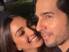 ब्रेकअप की खबरों के बीच 'भूल भुलैया 2' की स्क्रीनिंग में पहुंचे सिद्धार्थ मल्होत्रा, कियारा को लगाया गले