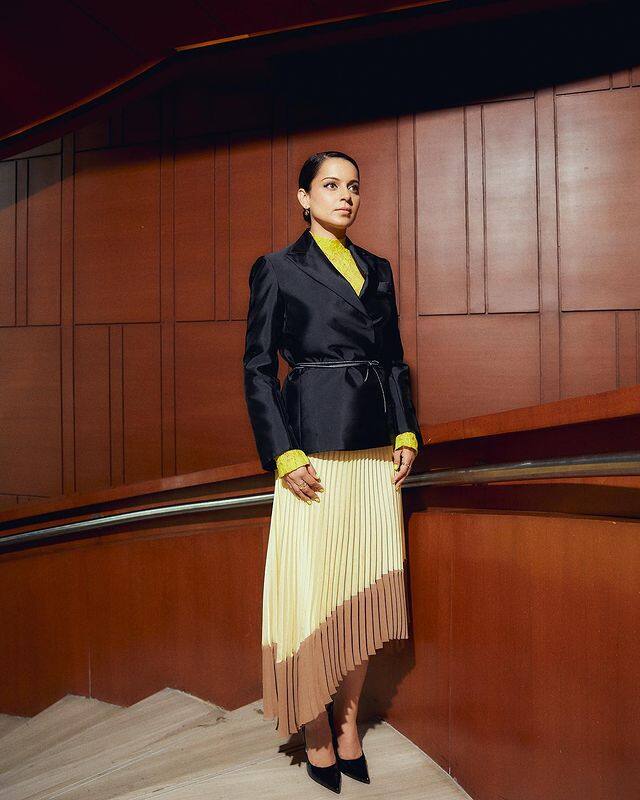 బాలీవుడ్ ముద్దుగుమ్మ కంగనా రనౌత్ వివాదాలకు కేరాఫ్ అడ్రెస్ గా మారింది.(Photo Courtesy: Kangana Instagram)