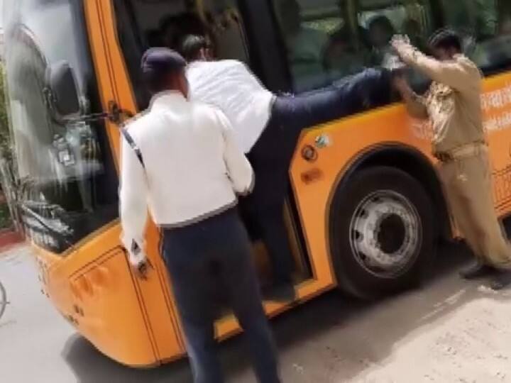 UP: Bus Conductor In Kanpur Thrashed By Police Constable For Demanding Fare, Cop Suspended UP: Bus Conductor In Kanpur Thrashed By Police Constable For Demanding Fare, Cop Suspended