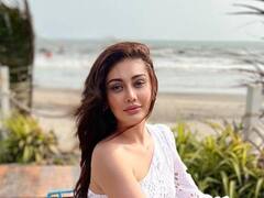 PHOTO: परी म्हणू की सुंदरा; अभिनेत्री शेफाली जरीवालाच्या फोटोंवर चाहते घायाळ!