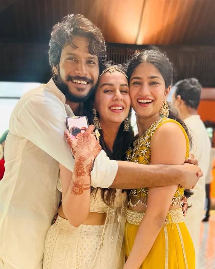 టాలీవుడ్ యంగ్ హీరో ఆది పినిశెట్టి తను ప్రేమించి నిక్కీగల్రానీని పెళ్లి చేసుకున్నారు. (Photo Courtesy: Aadhi Pinisetty Twitter)