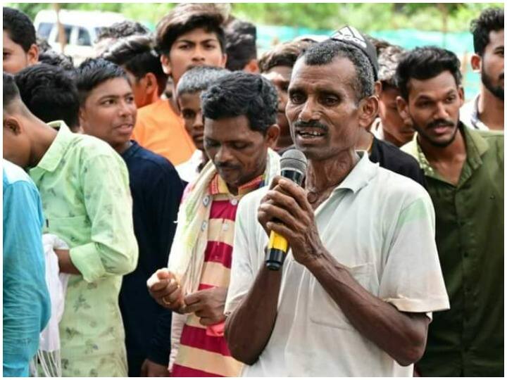 Chhattisgarh News: Why are farmers of Bijapur guarding cow dung? Know the whole matter ANN Chhattisgarh News:  बीजापुर के पति-पत्नी क्यों कर रहे हैं गोबर की रखवाली? जानें पूरा मामला