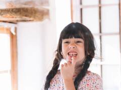 Teeth Gap: करना चाहते हैं दांतों के बीच के गैप को ठीक, अपना सकते हैं ये आसान उपाय