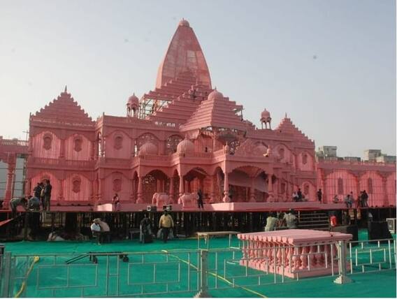 સુરતમાં 25000 સ્ક્વેર ફૂટમાં 108 ફૂટ ઊંચો રામ મંદિરનો સેટ બનાવવામાં આવ્યો