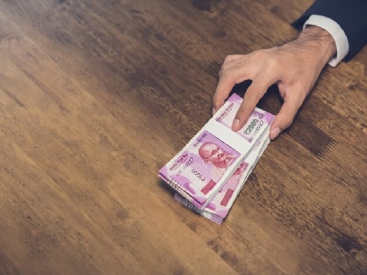 PIB Fact Check Viral Message income tax department runs lucky draw know its truth PIB Fact Check: क्या इनकम टैक्स डिपार्टमेंट चला रहा है कोई लकी ड्रा? जानें इस वायरल मैसेज की सच्चाई