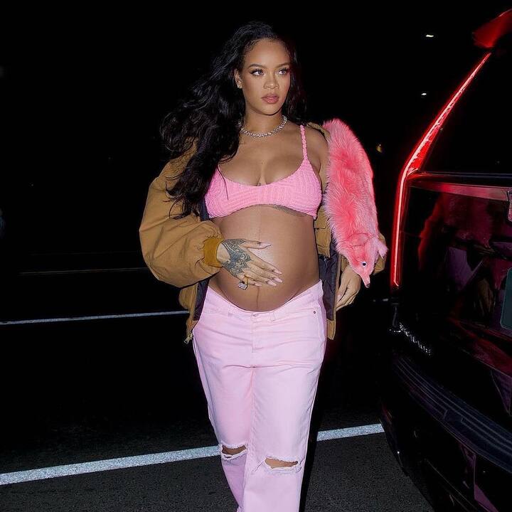 प्रसिद्ध अमेरिकन पॉप गायिका रिहानाच्या घरी छोट्या पाहुण्याचं आगमन झालं आहे. (photo:/fentybeauty/ig)