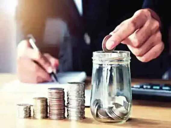 નિવૃત્તિ હેતુઓ માટે રોકાણ માટે EPF અને NPS એ બે વિકલ્પો ઉપલબ્ધ છે.