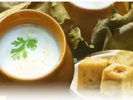 Jaggery Benefits In Summer: उन्हाळ्यात ताकासोबत करा गूळाचे सेवन; जाणून घ्या आश्चर्यकारक फायदे Jaggery Benefits In Summer: उन्हाळ्यात ताकासोबत करा गूळाचे सेवन; जाणून घ्या आश्चर्यकारक फायदे