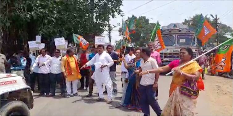 Bankura Khatra fertiliser insecticide recovered from river bank oppositions allege scam TMC denies Bankura News: নদীর চরে পোঁতা রাসায়নিক, কীটনাশকের বস্তা, দুর্নীতির অভিযোগ বিরোধীদের, অস্বীকার তৃণমূলের