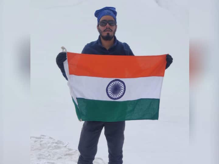 Buxar News: Nandan Choubey of Buxar has conquered Kalanag mountain in Himalayas, now dreams of climbing Mount Everest Buxar News: हिमालय के कलानाग पर्वत पर बक्सर के नंदन ने पाई फतह, अब माउंट एवरेस्ट पर चढ़ाई का है सपना