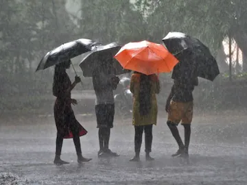 Chhattisgarh Weather Update: मध्य छत्तीसगढ़ में आग तो दक्षिण में पानी, मैदानी इलाकों में पारा 45 डिग्री के करीब