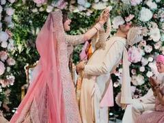 Kanika Kapoor Wedding : સિંગર કનિકા કપૂરે બોયફ્રેન્ડ ગૌતમ સાથે કર્યા લગ્ન, જુઓ લગ્નના શાનદાર Photos