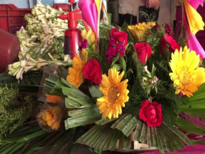 मौसम विभाग ने शनिवार को भी पूर्वी के साथ-साथ पश्चिमी यूपी के जिलों में भी आंधी के साथ हल्की बारिश की संभावना जताई है.