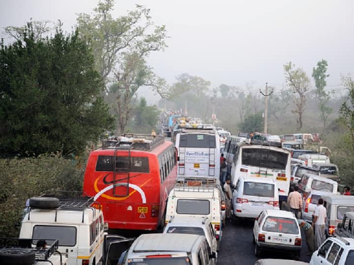 Char Dham Yatra: 10,000 People Stranded On Highway Leading To Yamunotri Temple After Safety Wall Collapses Char Dham Yatra: 10,000 People Stranded On Highway Leading To Yamunotri Temple After Safety Wall Collapses