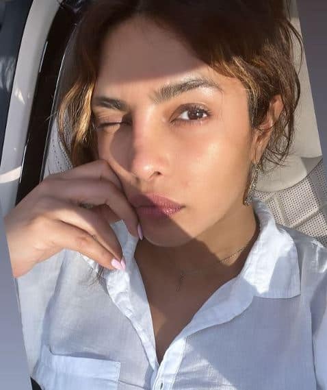 प्रियंका ने मदर्स डे के मौके पर घोषणा की कि उन्होंने और निक जोनास ने मालती मैरी का घर में स्वागत किया है.