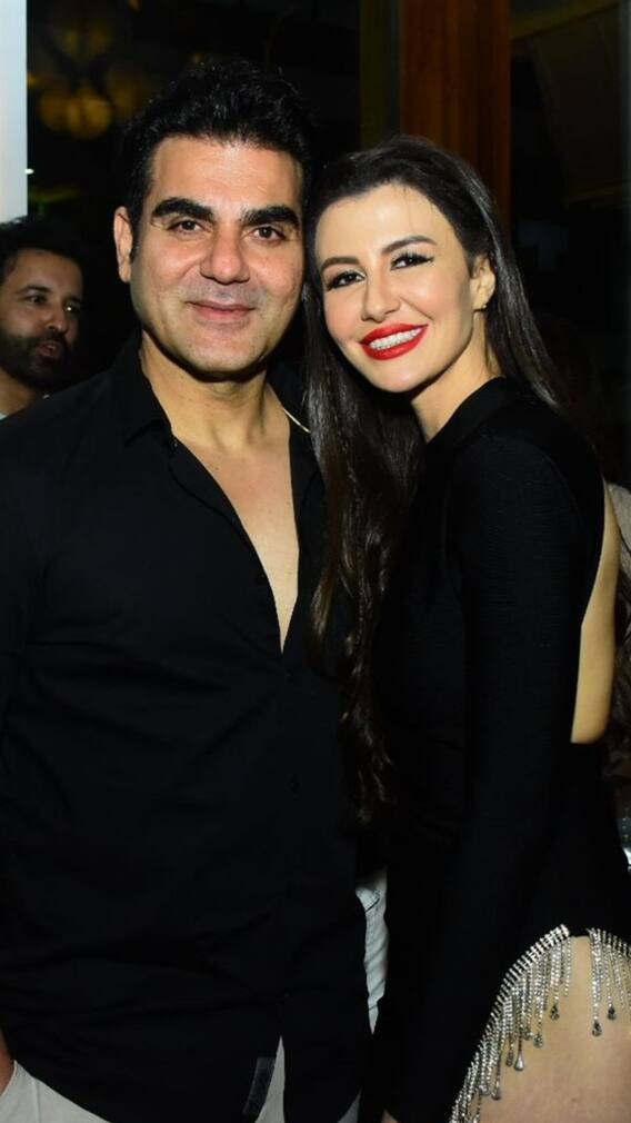 আরবাজ খানের বান্ধবীর জন্মদিনের পার্টি