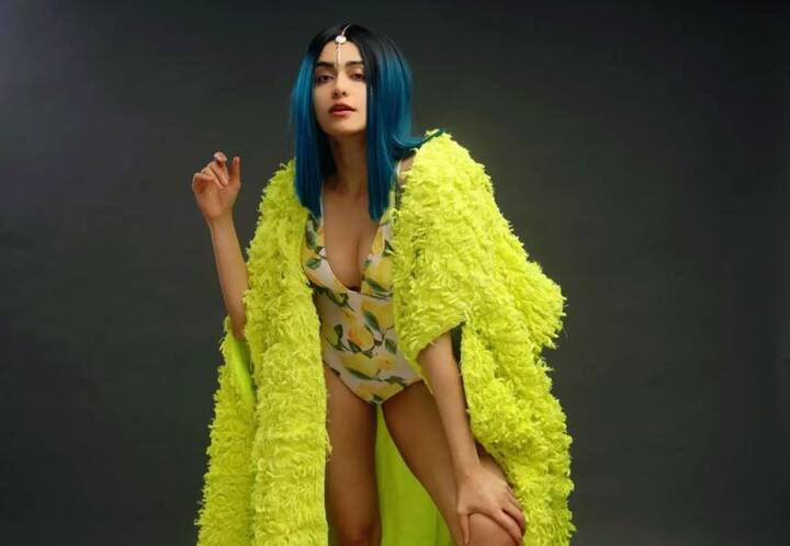 એક્ટ્રેસ ફિલ્મ કમાન્ડો 3માં જોવા મળી હતી. અદાની એક્ટિંગથી લોકો પ્રભાવિત તો છે જ પણ સાથે સાથે તેની કેટલીક તસવીરોથી પણ લોકો તેને પસંદ કરી રહ્યાં છે.