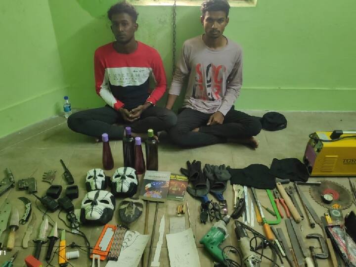 Two graduate youths arrested for making guns while watching YouTube in Salem வீட்டுக்குள் துப்பாக்கி ஃபேக்டரி! யூடியூப் பார்த்து தயாரிப்பு! போலீசாரை அதிர வைத்த இளைஞர்கள்!