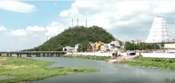 Srikalahasti Temple: శ్రీకాళహస్తి ఆలయంలో స్వామి, అమ్మవార్లకు వినియోగించే అభిషేక జలాల కథ | ABP Desam