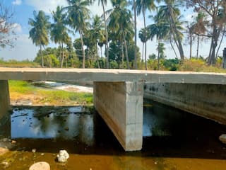 Madurai: ரியல் எஸ்டேட்டுக்காக கால்வாயை ஆக்கிரமித்து புதிய பாலம்? புகாரளித்தால் மிரட்டல்! மதுரை சர்ச்சை!