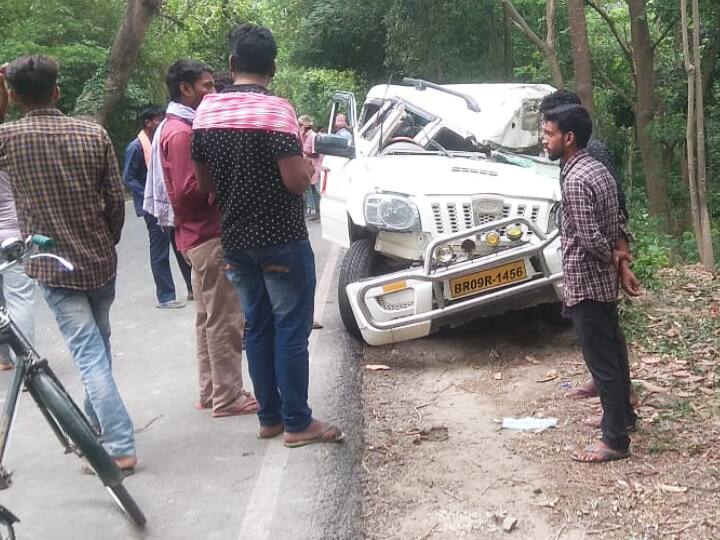 Road Accident: Scorpio collision with truck in Samastipur 2 died and 4 injured in horrific accident ann Road Accident: समस्तीपुर में बारात से लौट रही स्कॉर्पियो सड़क किनारे खड़े ट्रक से टकराई, भीषण हादसे में 2 की मौत, 4 जख्मी