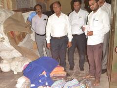 Banda News: CMO ऑफिस का औचक निरीक्षण करने पहुंचे DM, अनुपस्थित 18 डॉक्टरों पर हुई कार्रवाई, मलेरिया निरीक्षक पर भी एक्शन