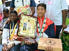 छत्तीसगढ़: अबूझमाड़ के लड़के ने नक्सलियों की वजह से छोड़ा था गांव, अब खेल में बनाया रिकॉर्ड