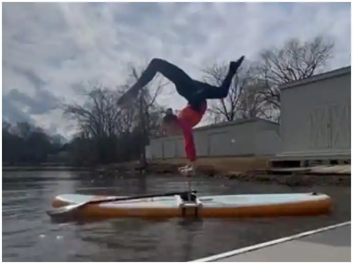 ਮਹਿਲਾ ਨੇ ਪਾਣੀ 'ਤੇ ਦਿਖਾਇਆ ਅਜਿਹਾ ਸਟੰਟ, ਉੱਡ ਜਾਣਗੇ ਹੋਸ਼ ,ਦੇਖੋ ਵਾਇਰਲ ਵੀਡੀਓ