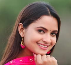 Photos:  सोशल मीडिया सेंसेशन हैं Nirahua की हीरोइन Neelam Giri, कातिल निगाहों से करती हैं वार