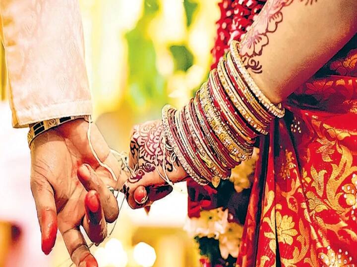 ‘We keep getting married for free; We are giving a pay rise '- IT company surprises employees! 'இலவசமாக திருமணம் செய்து வைக்கிறோம்; சம்பள உயர்வு தருகிறோம்' - ஊழியர்களை ஆச்சரியப்படுத்தும் ஐடி நிறுவனம்!