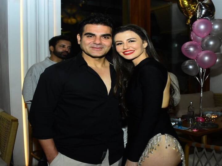 फ्राइडे नाईट बाॅलीवुड एक्टर की गर्लफ्रेंड जॉर्जिया एंड्रियानी का जन्मदिन बनाया गया. इस दैरान कई नामचीन लोग पार्टी में शामिल हुएं.