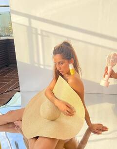 Anusha Dandekar Topless Pics: एड शूट के लिए टॉपलेस हुईं अनुषा दांडेकर, तस्वीरों से नजरे नहीं हटा पाएंगे आप