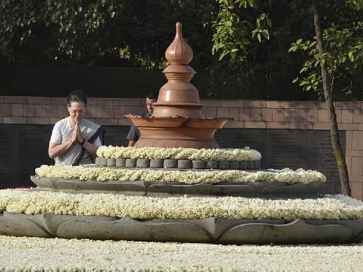 PM Modi Pays Tribute To Former PM Rajiv Gandhi On His 31st Death Anniversary Rajiv Gandhi Death Anniversary: PM Modi Pays Tribute To Former PM, Rahul Remembers Father As ' Visionary Leader'