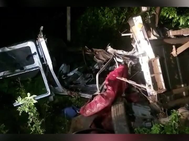 Belgaum Road Accident News accident in belgaum dharwad 7 people died 6 seriously injured Marathi News हळदीच्या कार्यक्रमाला गेलेल्या पाहुण्यांवर काळाचा घाला; बेळगावात भीषण अपघात, 7 ठार, 6 जखमी